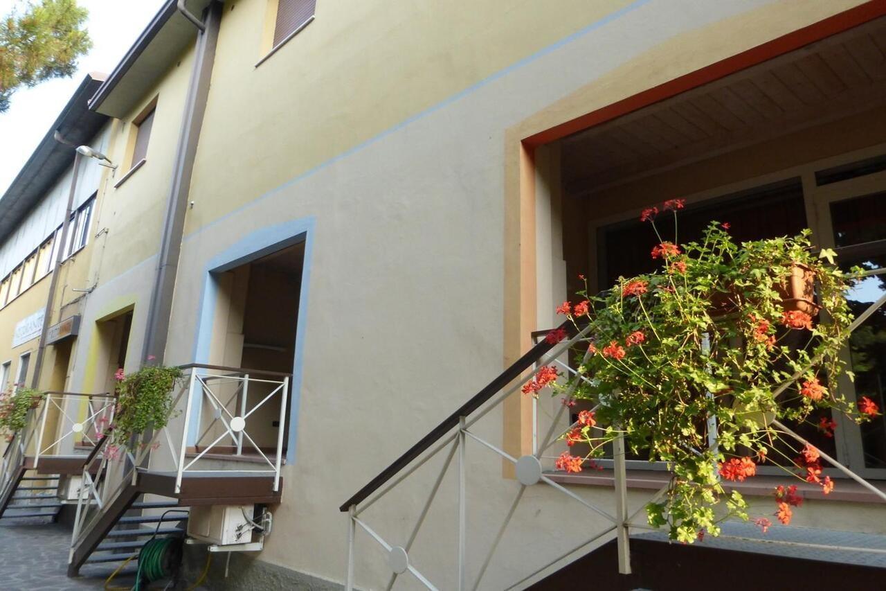 Hotel La Passeggiata Desenzano del Garda Exteriör bild