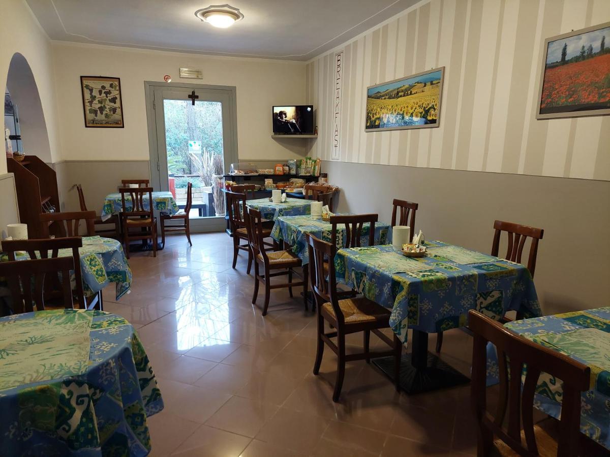 Hotel La Passeggiata Desenzano del Garda Exteriör bild