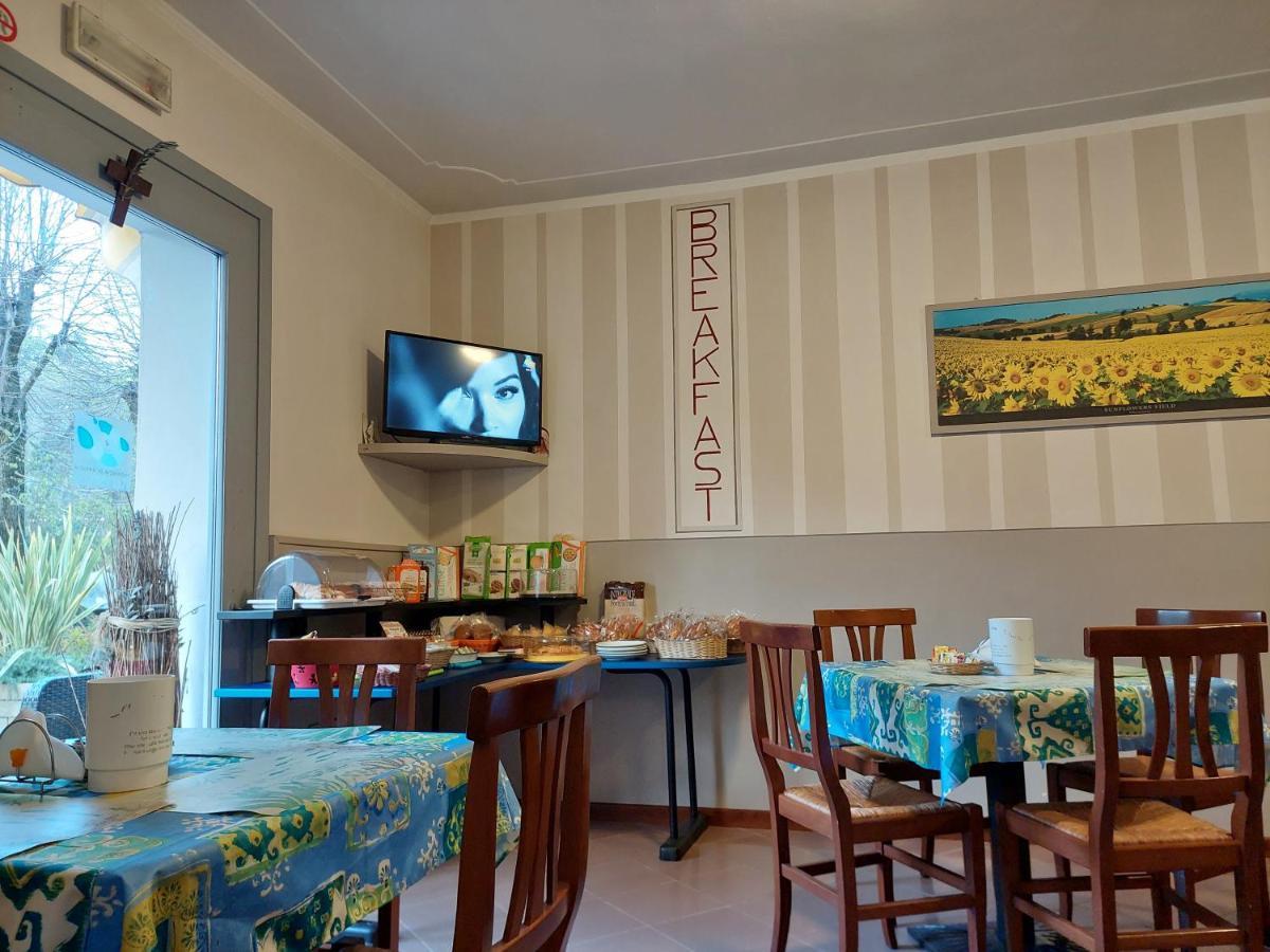 Hotel La Passeggiata Desenzano del Garda Exteriör bild