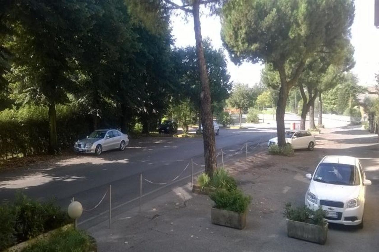 Hotel La Passeggiata Desenzano del Garda Exteriör bild