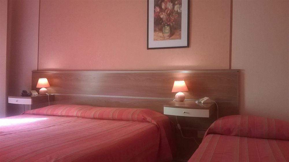 Hotel La Passeggiata Desenzano del Garda Exteriör bild