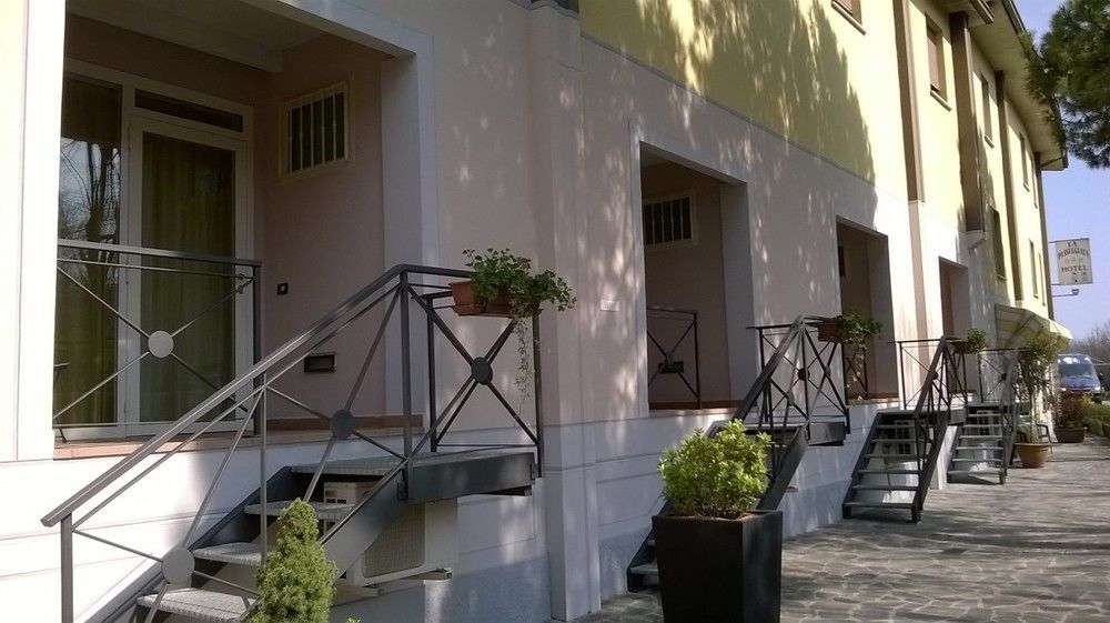 Hotel La Passeggiata Desenzano del Garda Exteriör bild